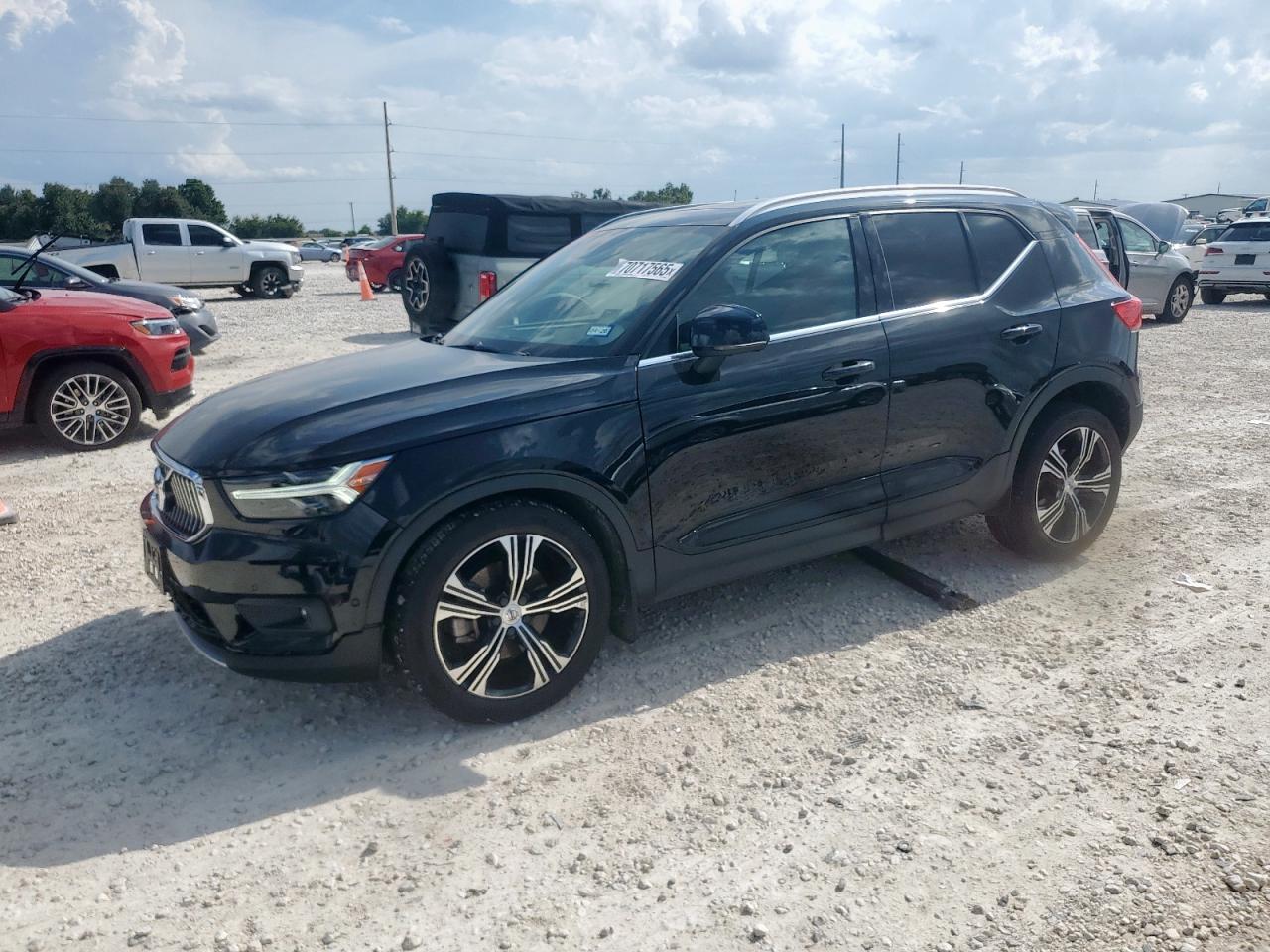 2019 Volvo Xc40 t5 in T5 INSCRIPTION