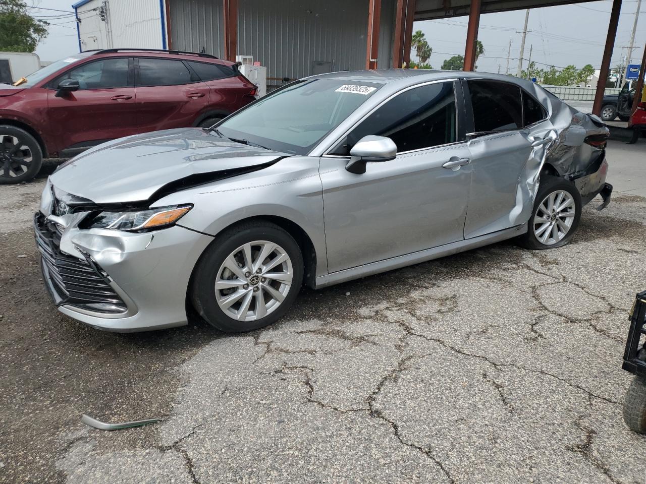 2023 Toyota Camry le LE