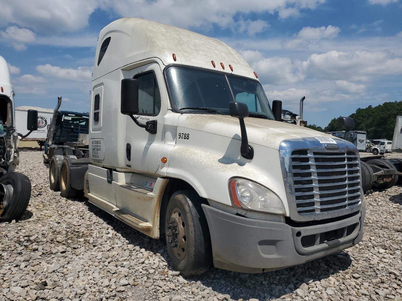 2015 Freightliner Cascadia 1