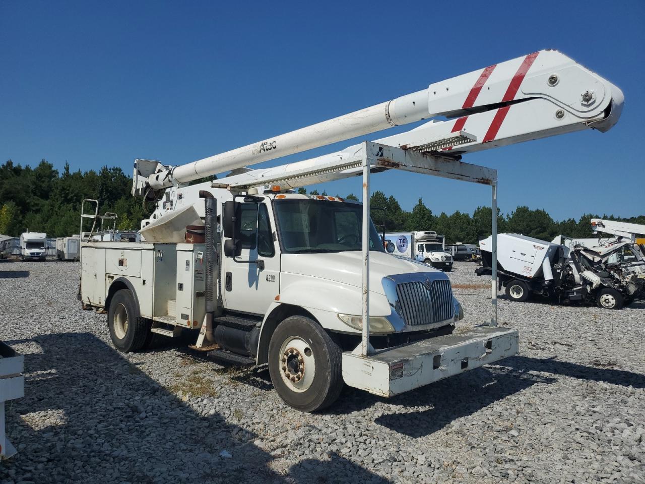2005 International 4000-Series