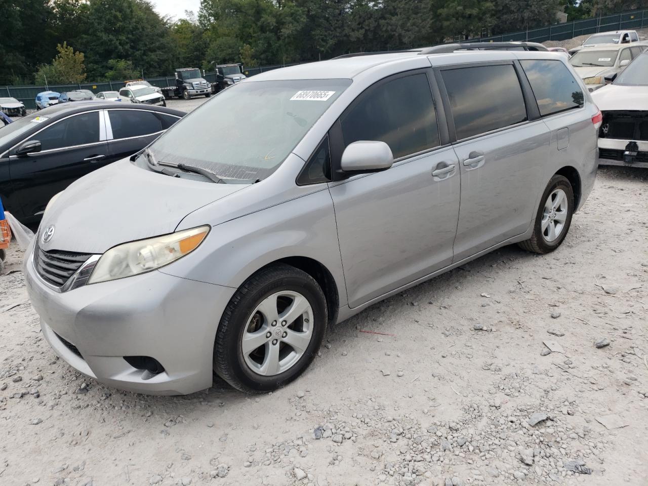 2012 Toyota Sienna le LE