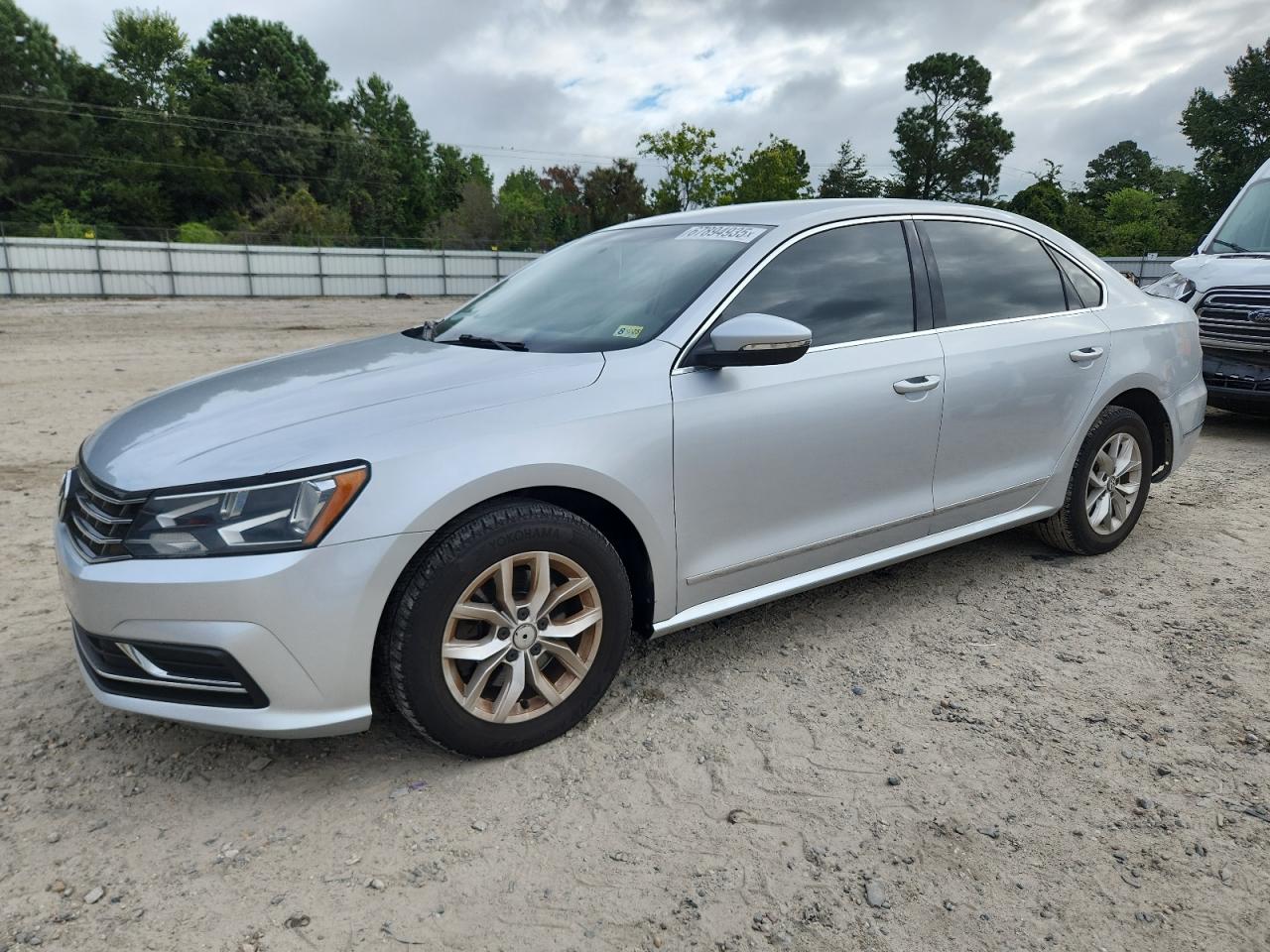 2016 Volkswagen Passat s S