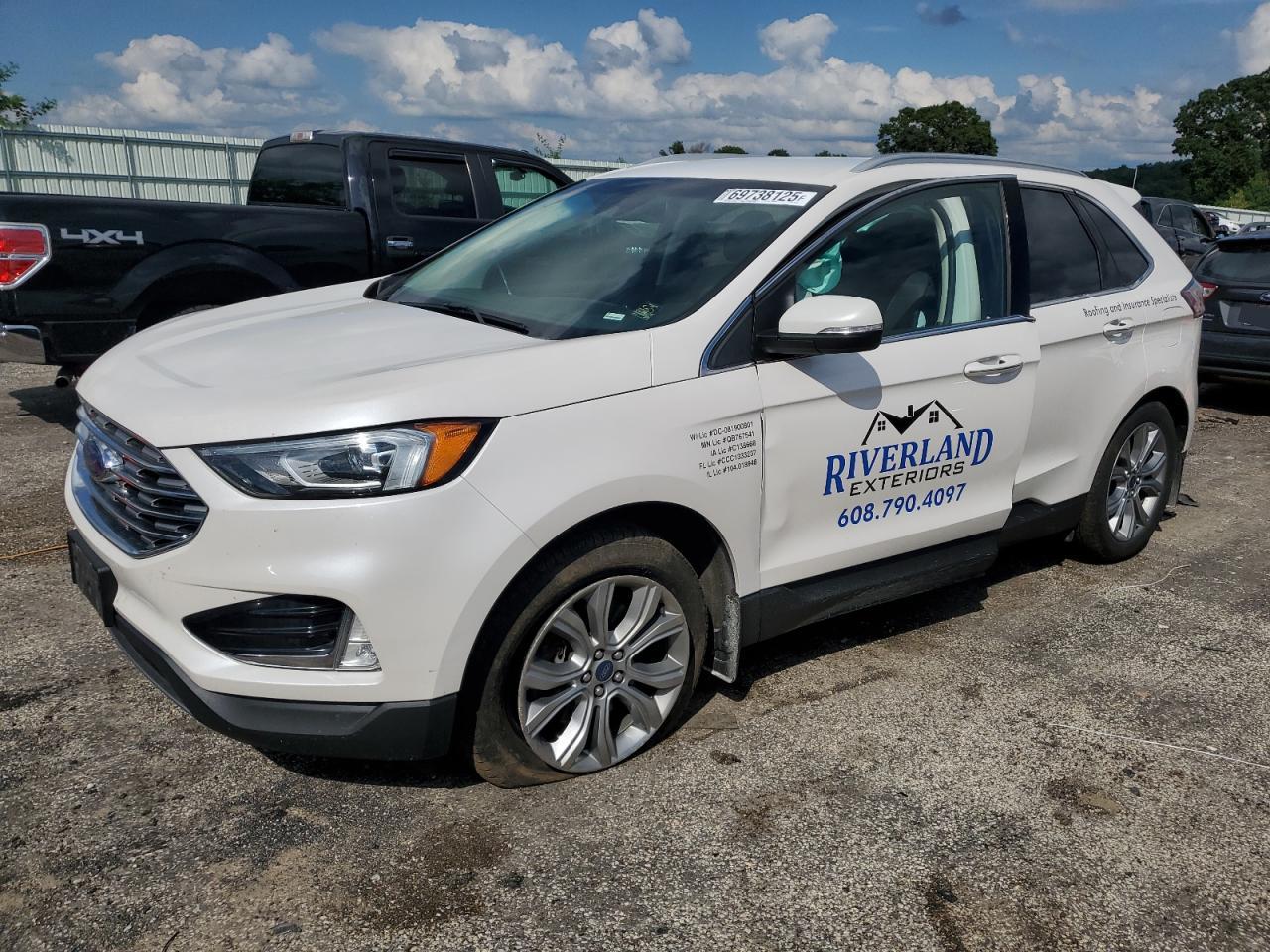 2019 Ford Edge titan