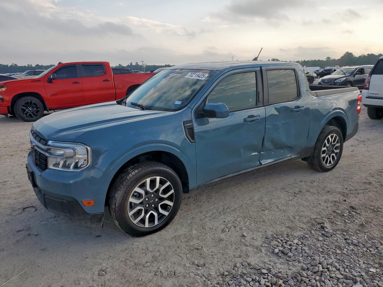 2022 Ford Maverick x XL