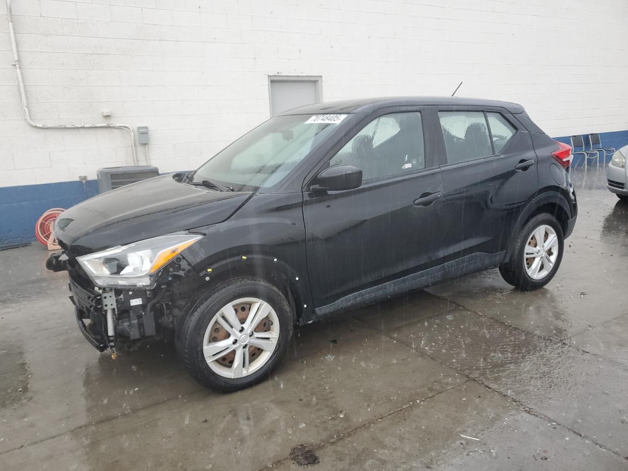 2019 Nissan Kicks s S