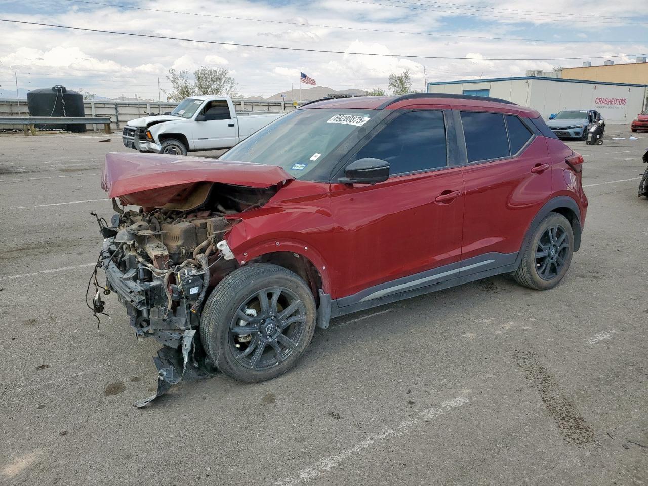 2023 Nissan Kicks sr SR