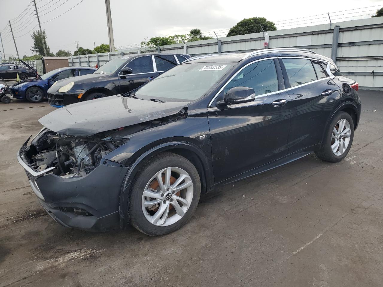 2017 Infiniti Qx30 base BASE
