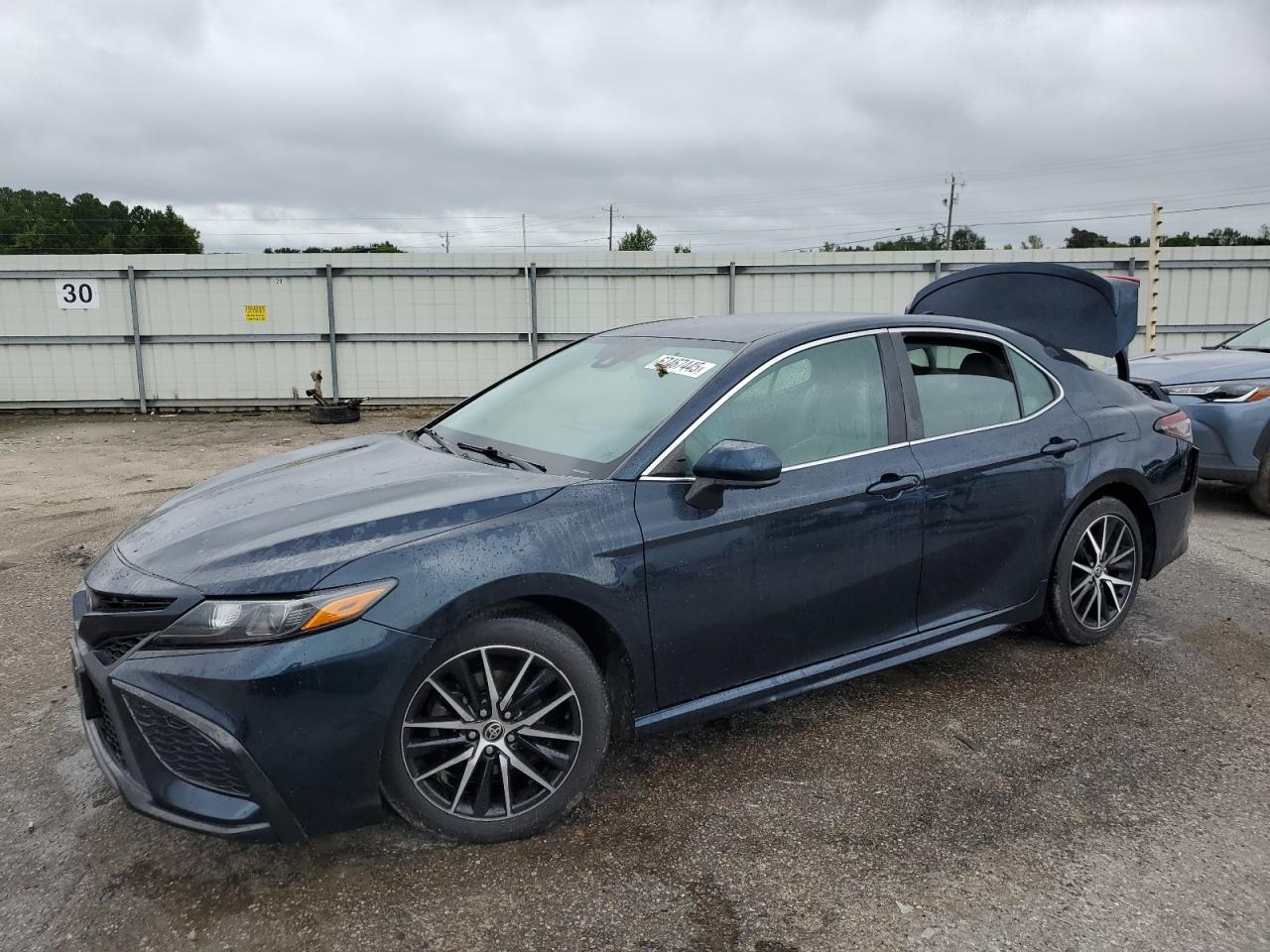 2021 Toyota Camry se SE