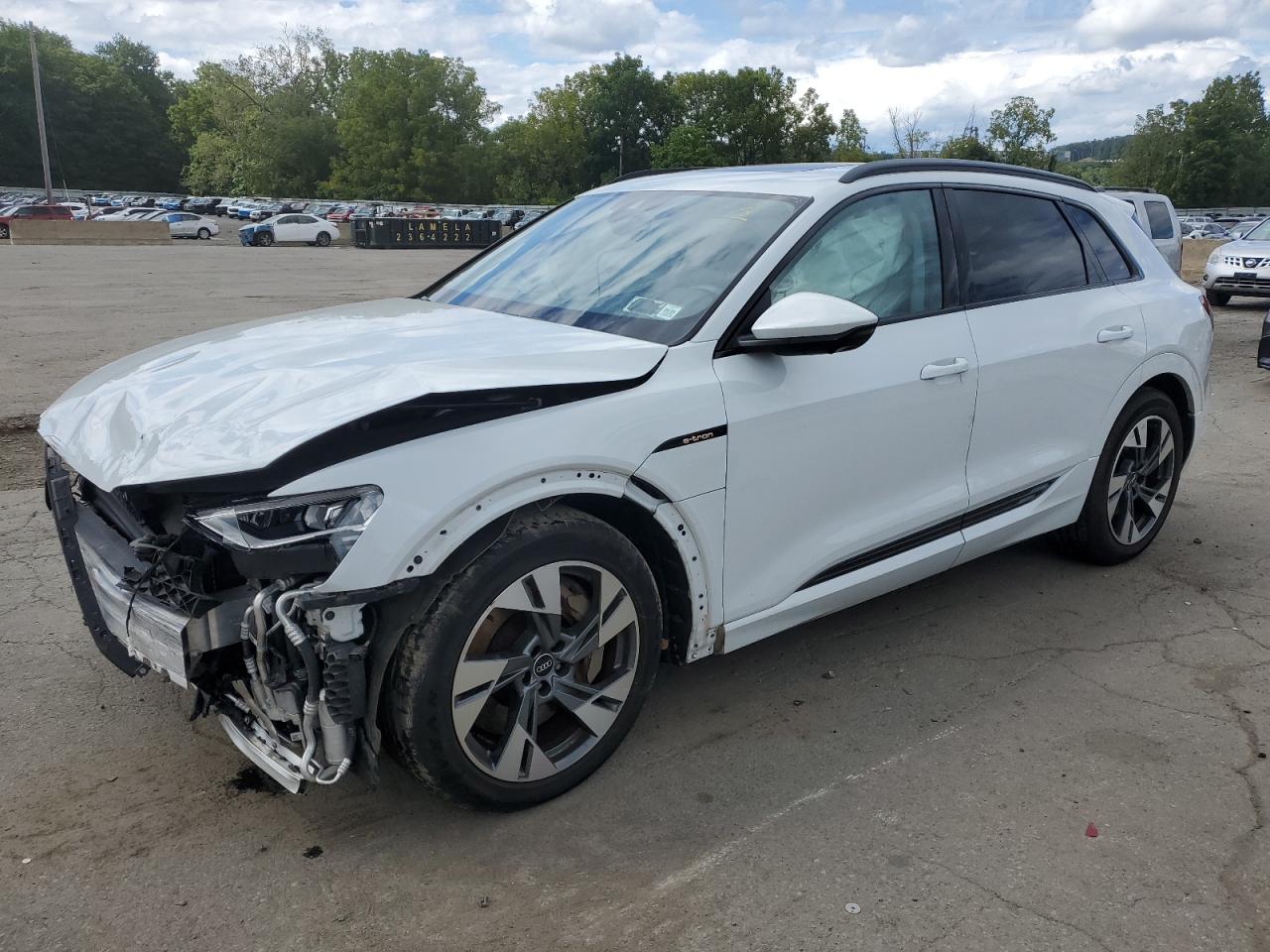 Audi E-tron premium