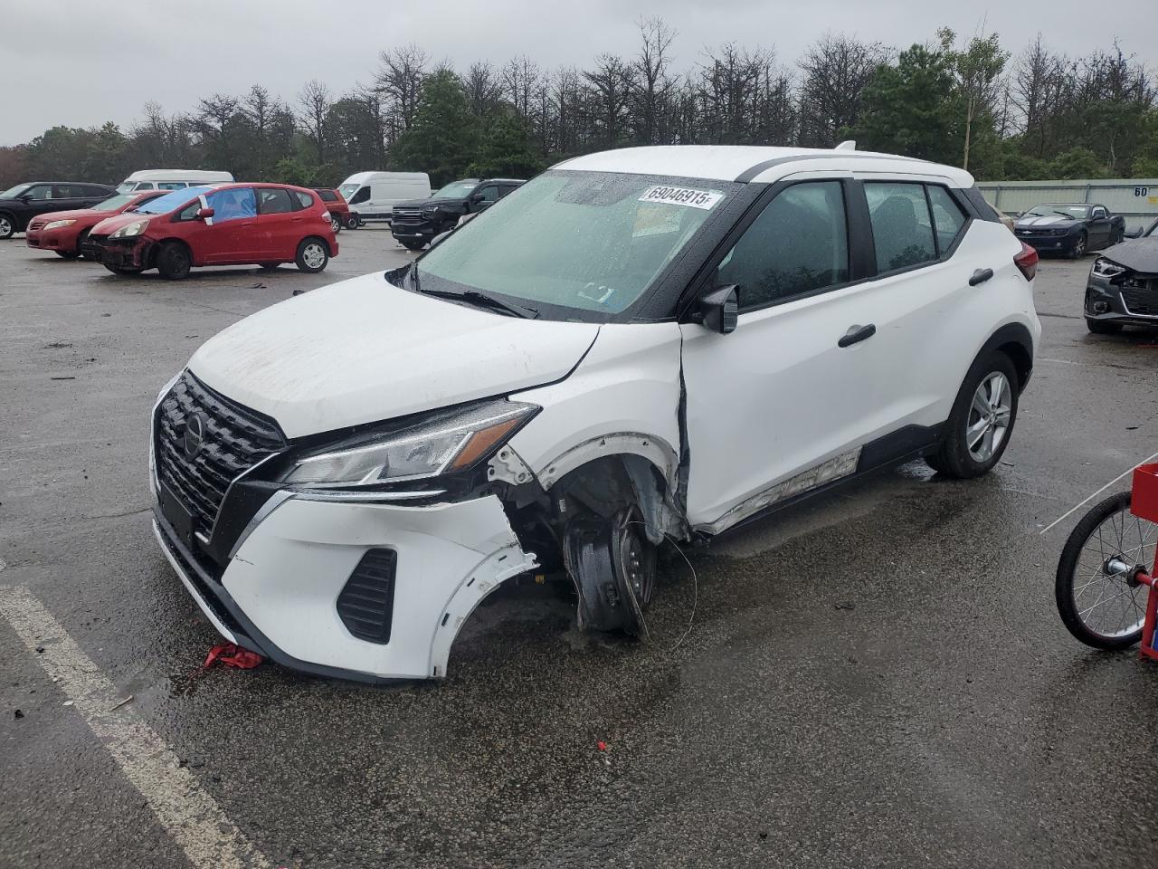 2021 Nissan Kicks s S