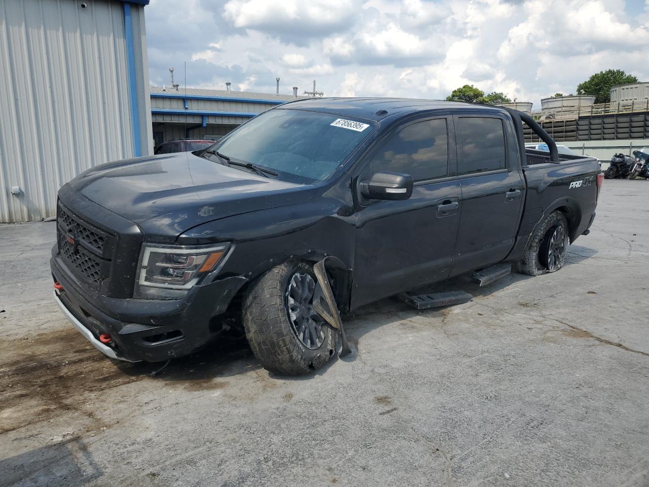 Nissan Titan