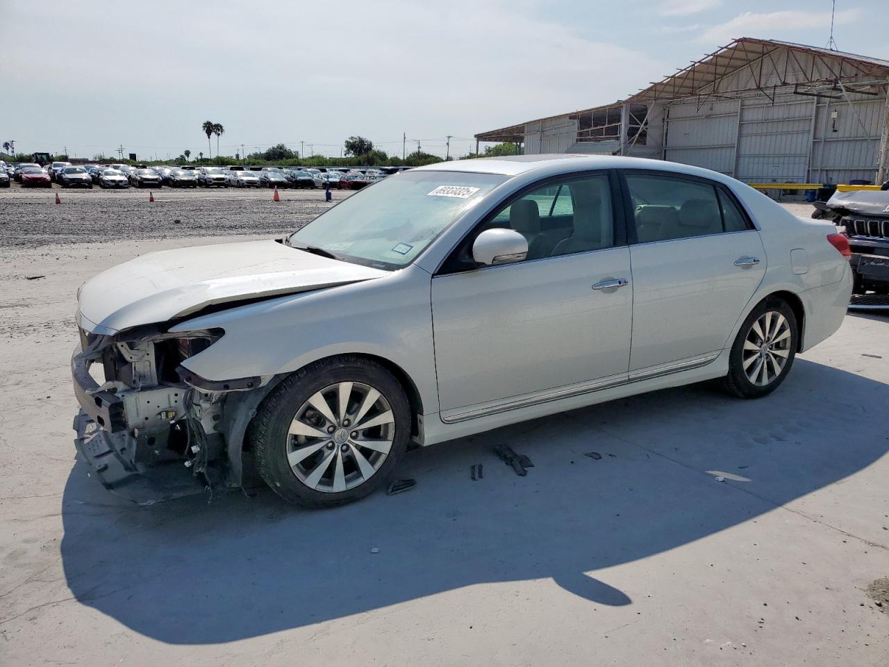 2011 Toyota Avalon base BASE
