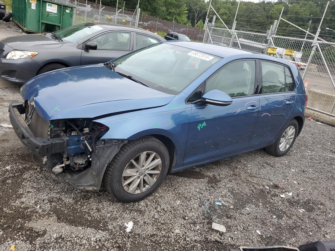 2016 Volkswagen Golf s/se S SE