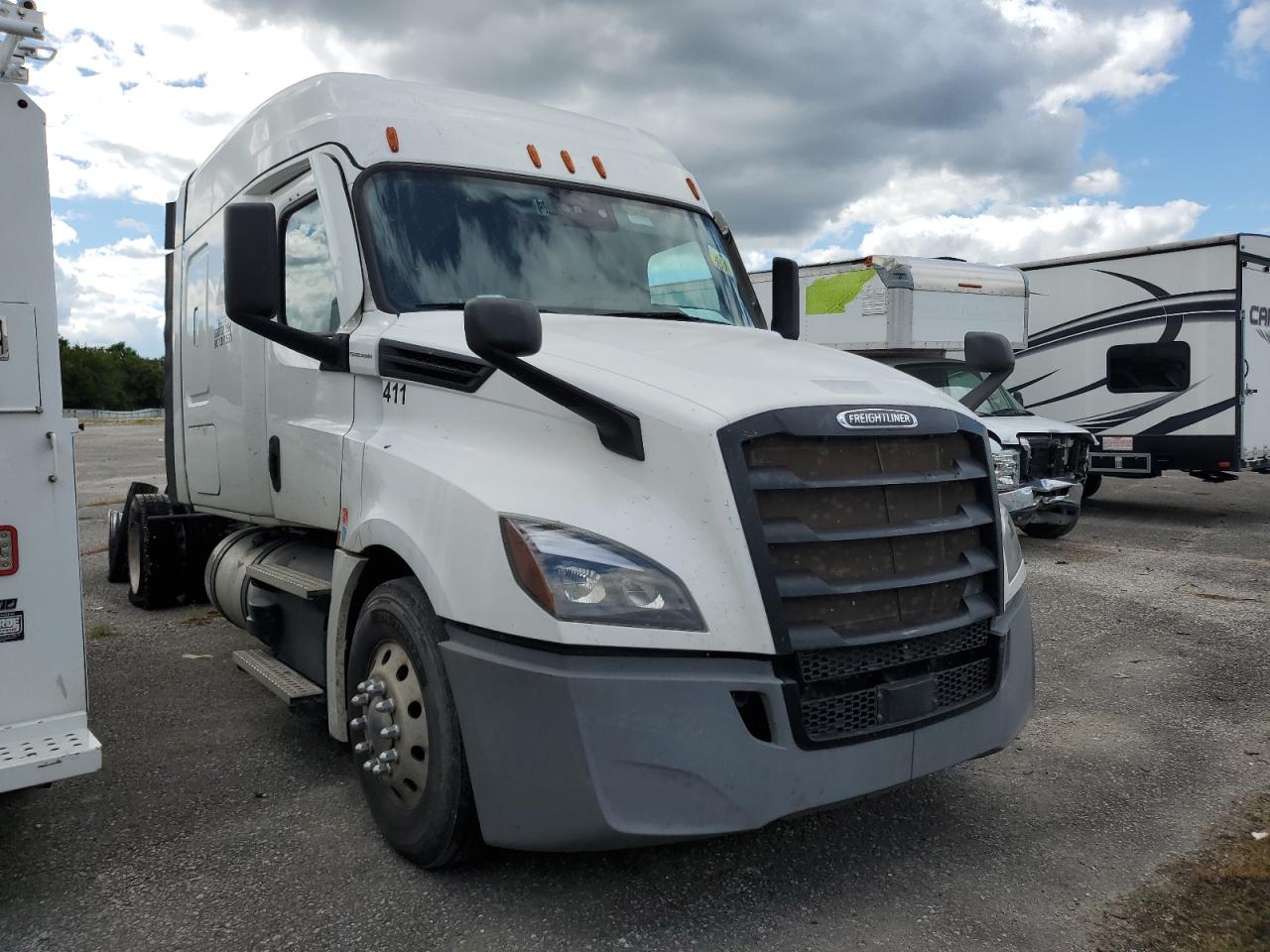 2020 Freightliner Cascadia 1