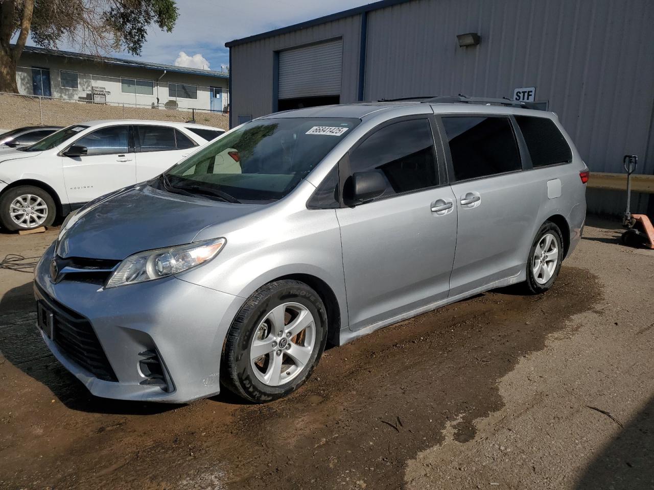 2020 Toyota Sienna le LE