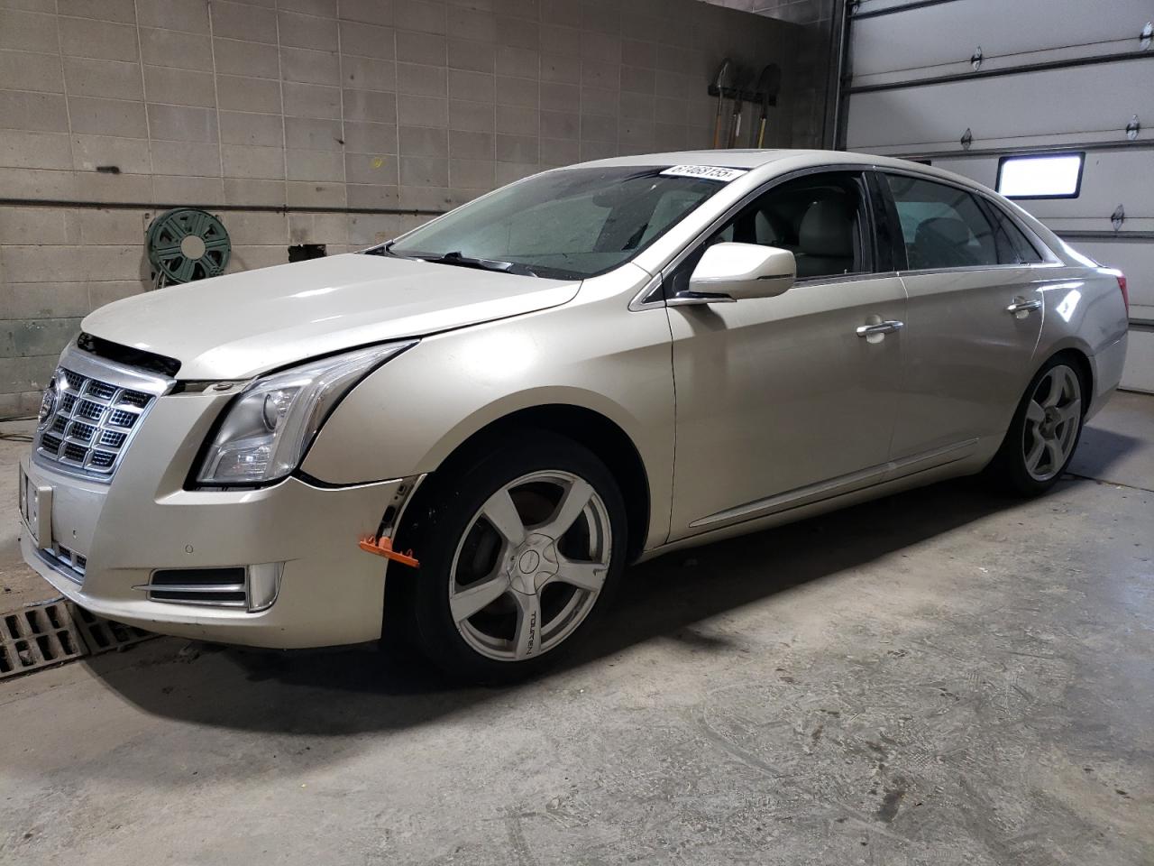 2013 Cadillac Xts luxury LUXURY COLLECTION
