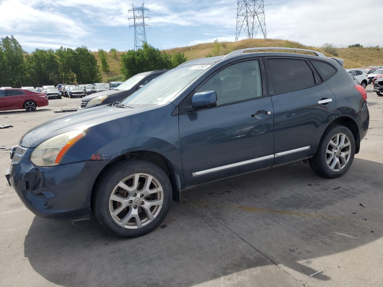 2013 Nissan Rogue s S