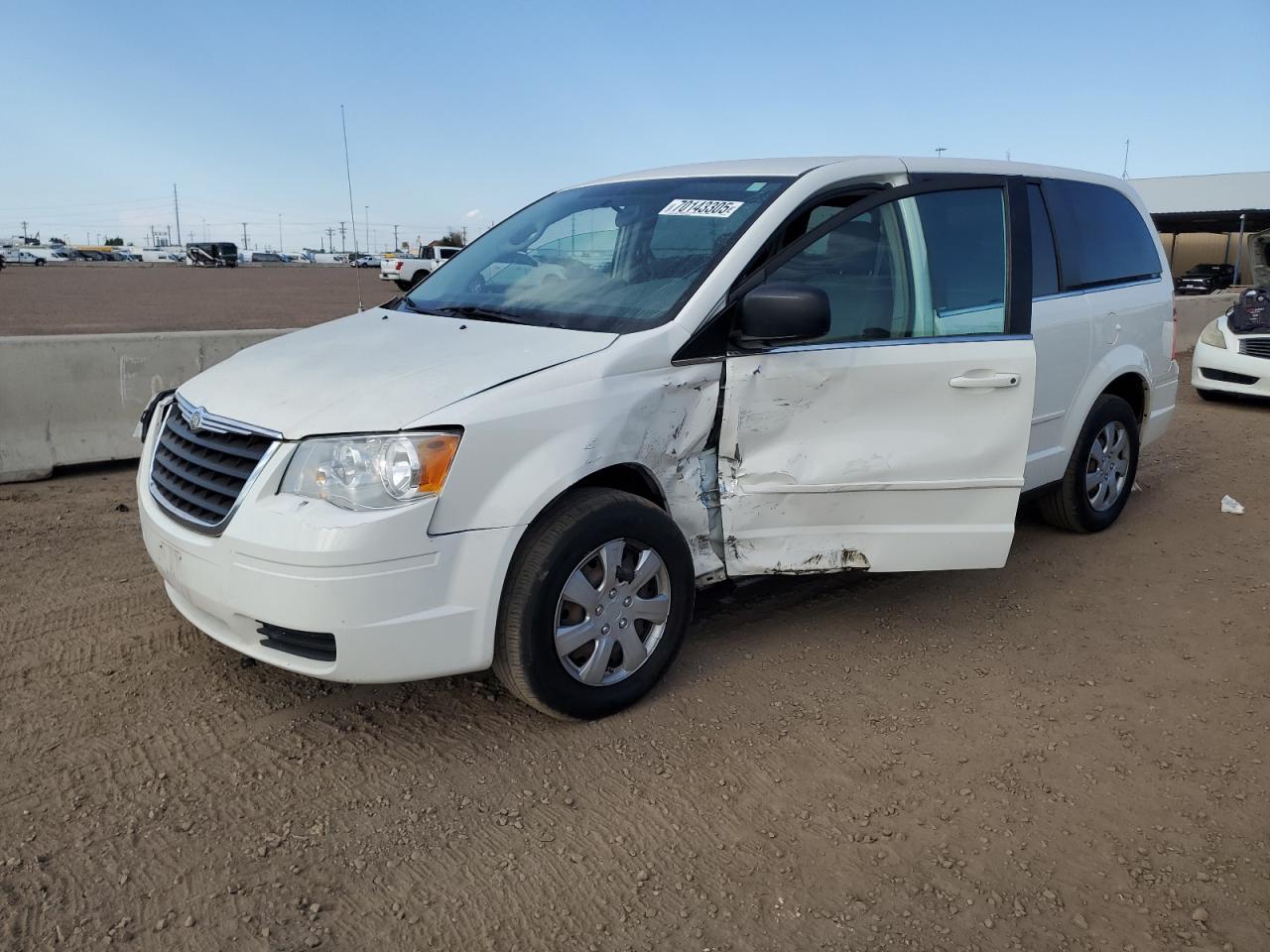2010 Chrysler Town & cou LX