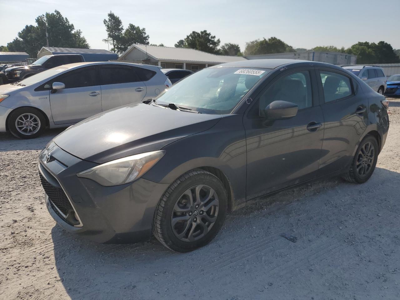 2019 Toyota Yaris l L