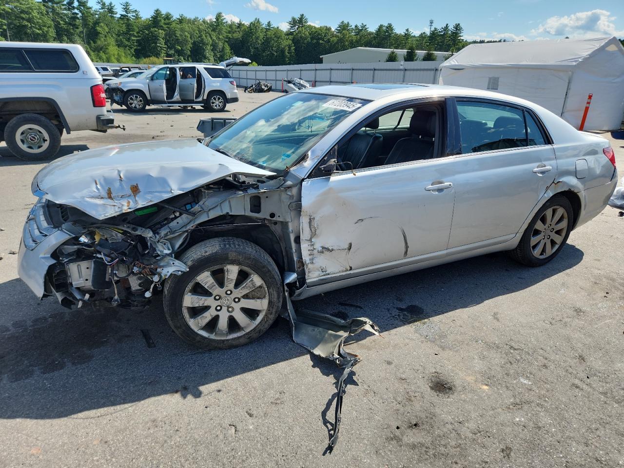 2005 Toyota Avalon xl XL