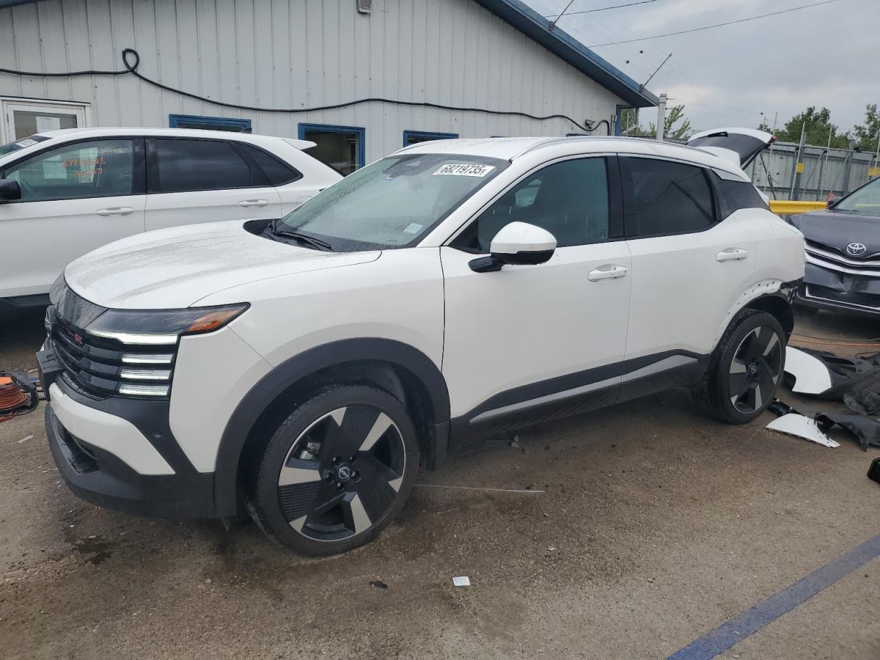 2025 Nissan Kicks sr SR