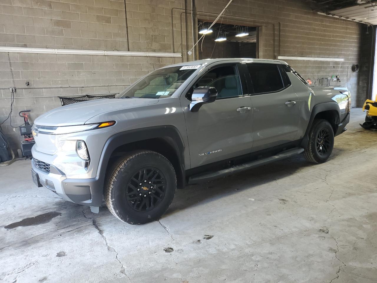 2025 Chevrolet Silverado lt