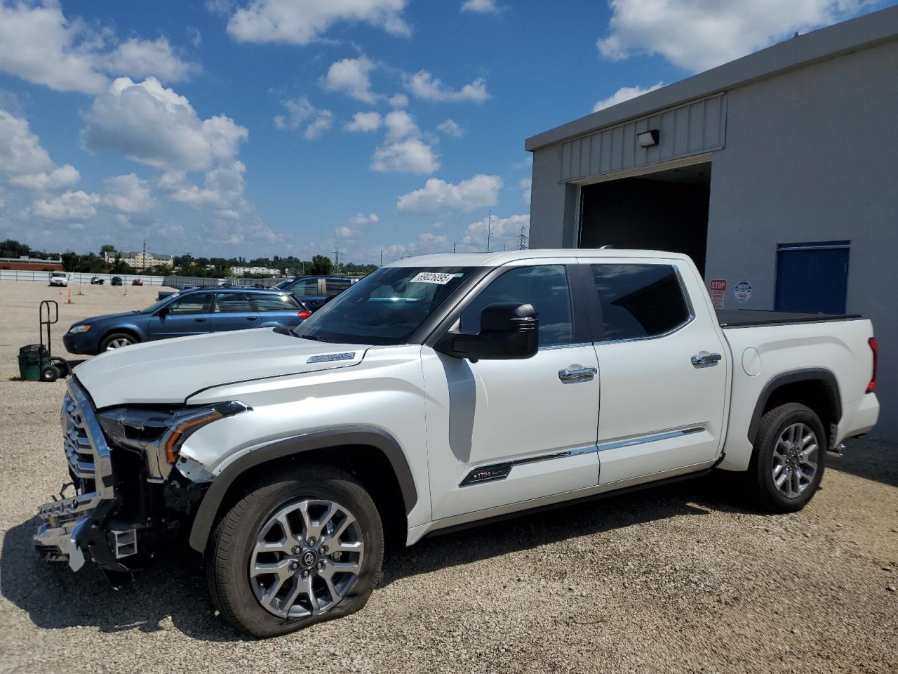 2025 Toyota Tundra cre CREWMAX PLATINUM