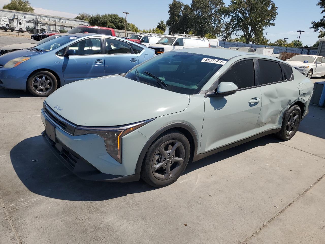2025 Kia K4 lx LX
