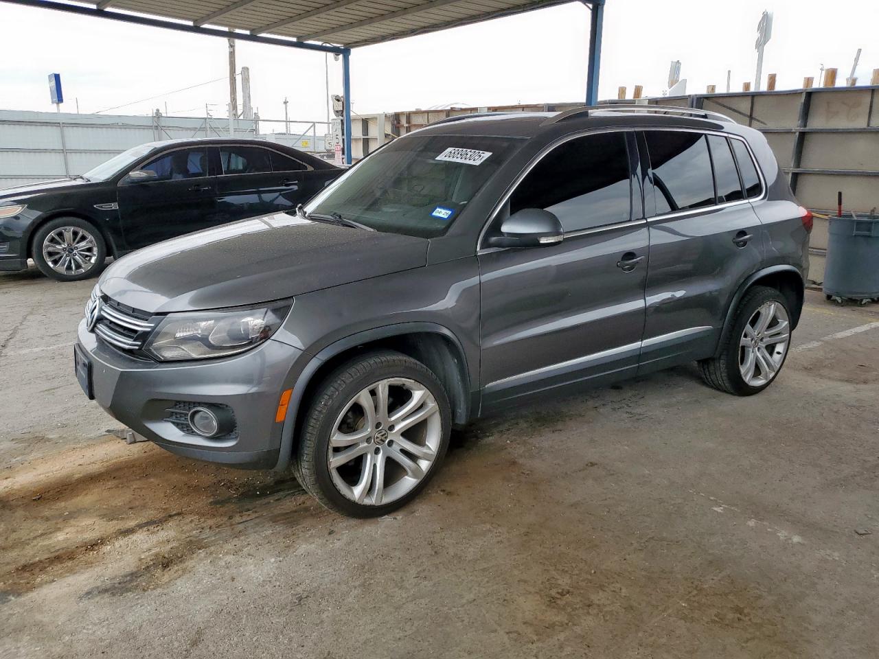2016 Volkswagen Tiguan s S