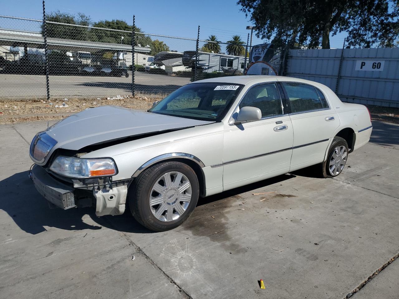 2004 Lincoln Town Car