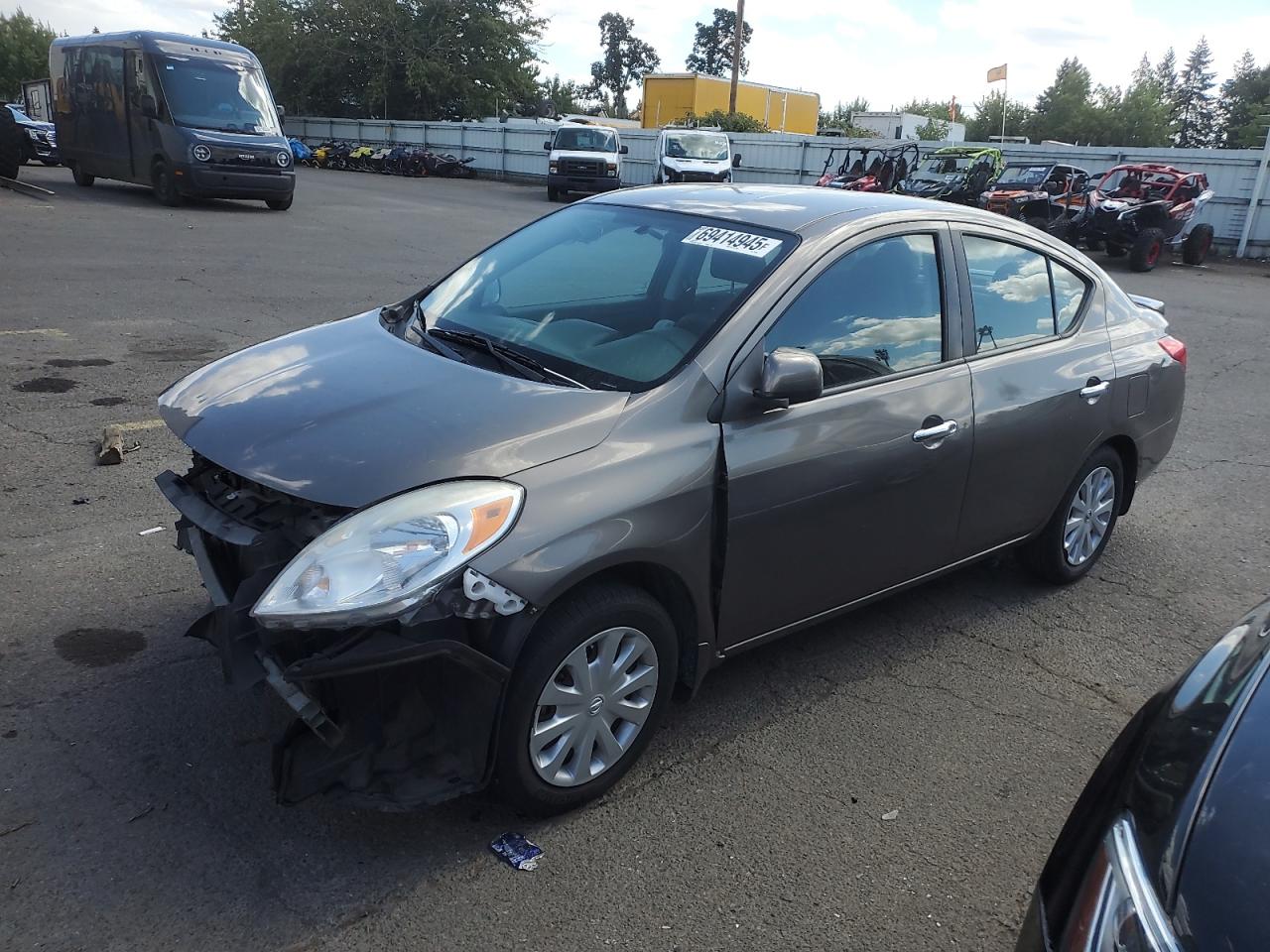 2013 Nissan Versa s S