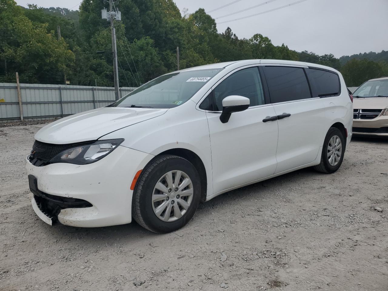 2020 Chrysler Voyager l