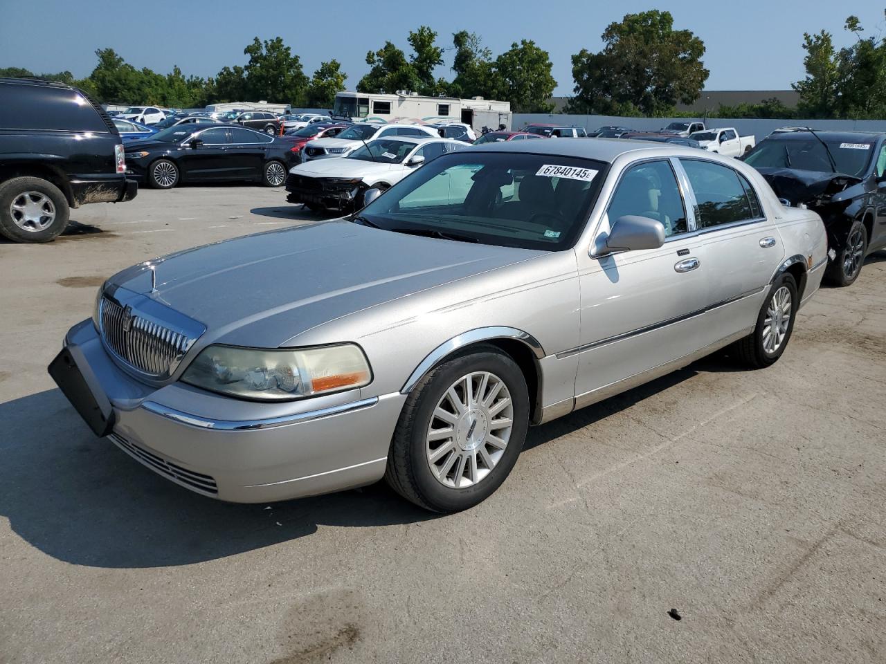2003 Lincoln Town Car