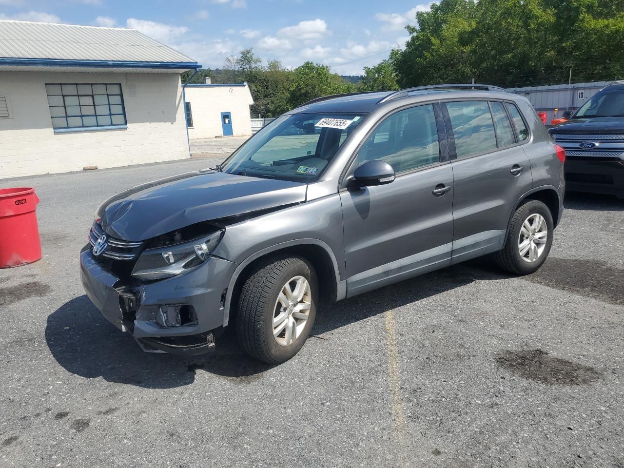 2016 Volkswagen Tiguan s S