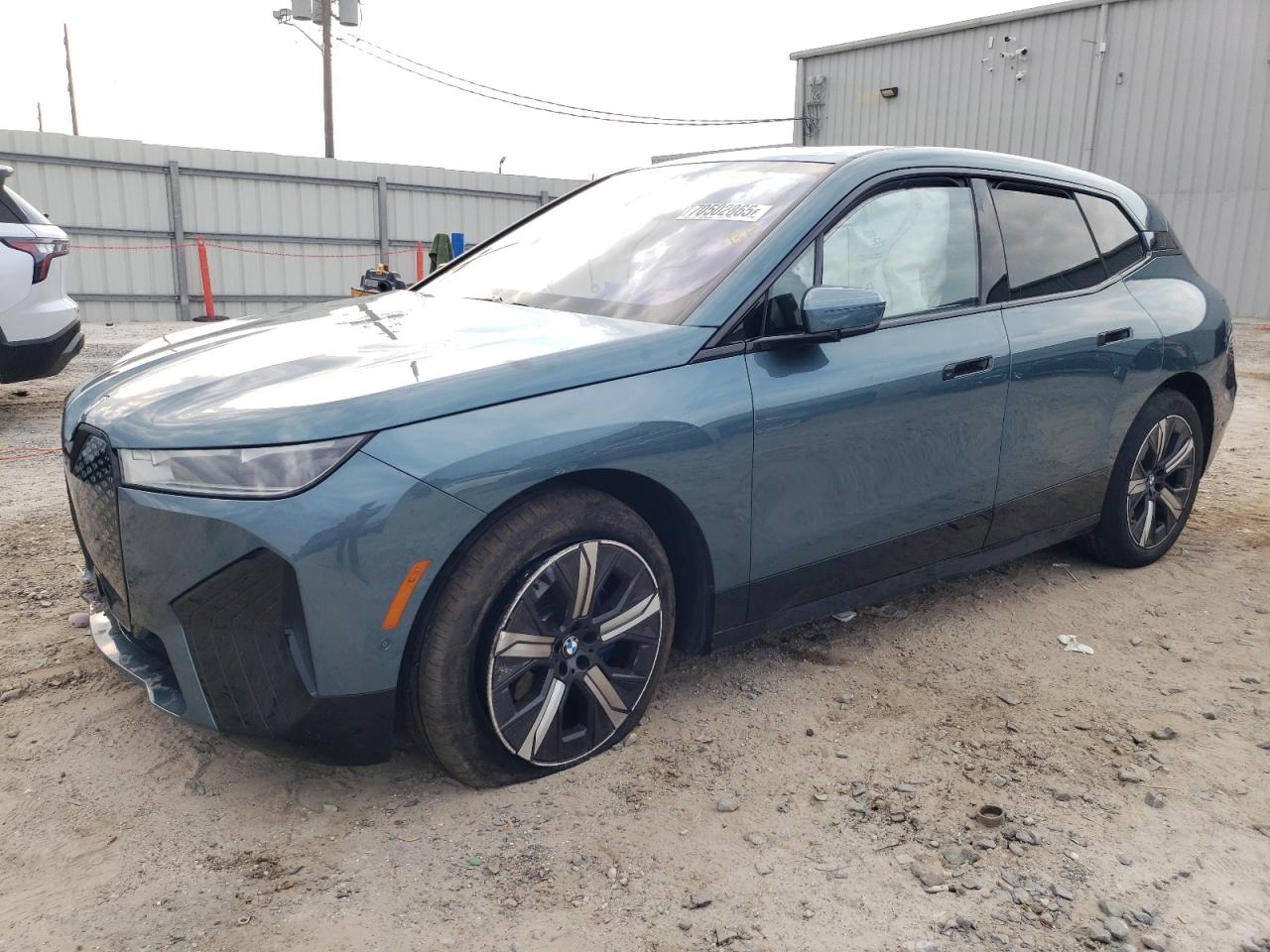 2025 BMW iX