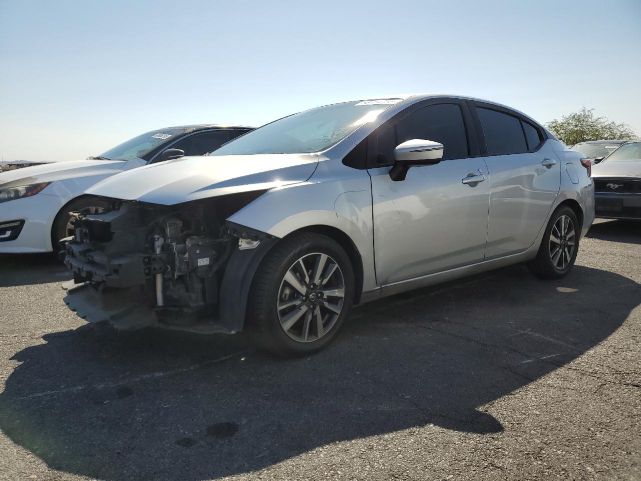 2020 Nissan Versa sv SV