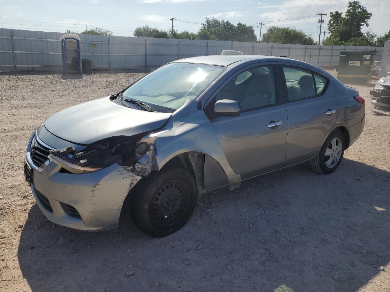 2012 Nissan Versa s S