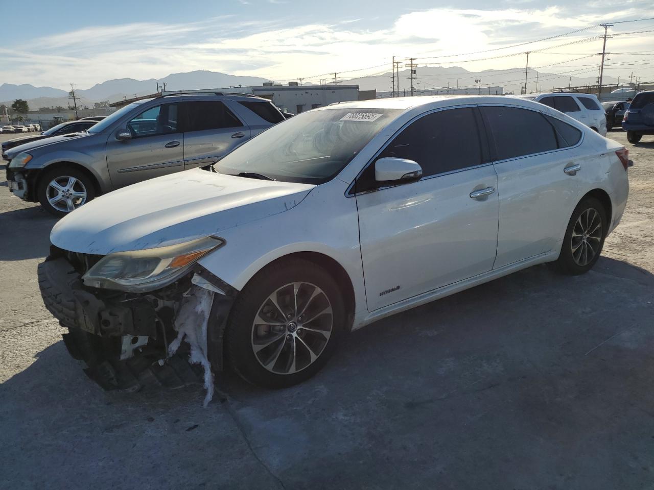 2016 Toyota Avalon hybrid