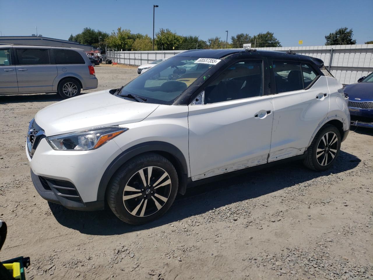 2018 Nissan Kicks s S