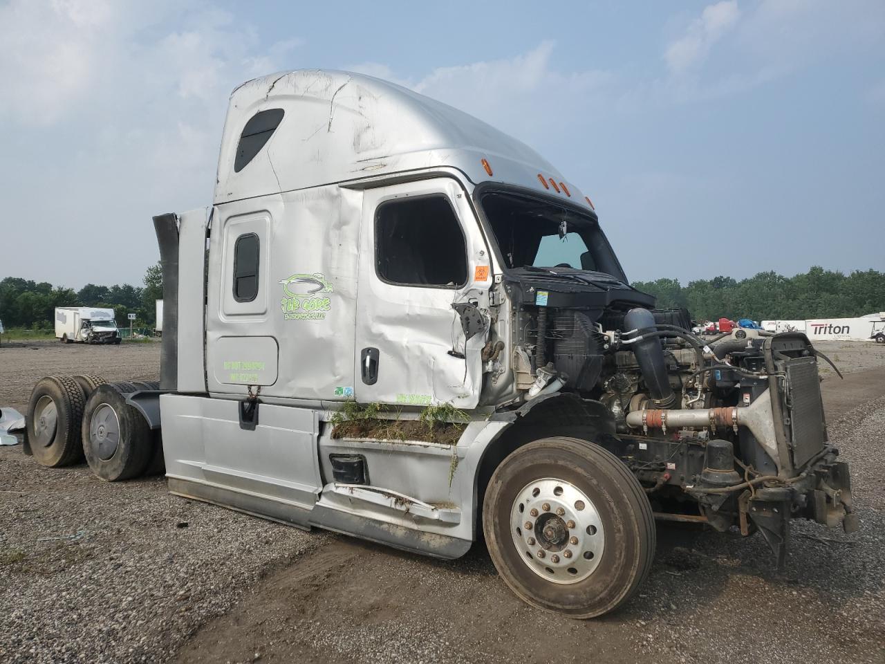 2022 Freightliner Cascadia 1