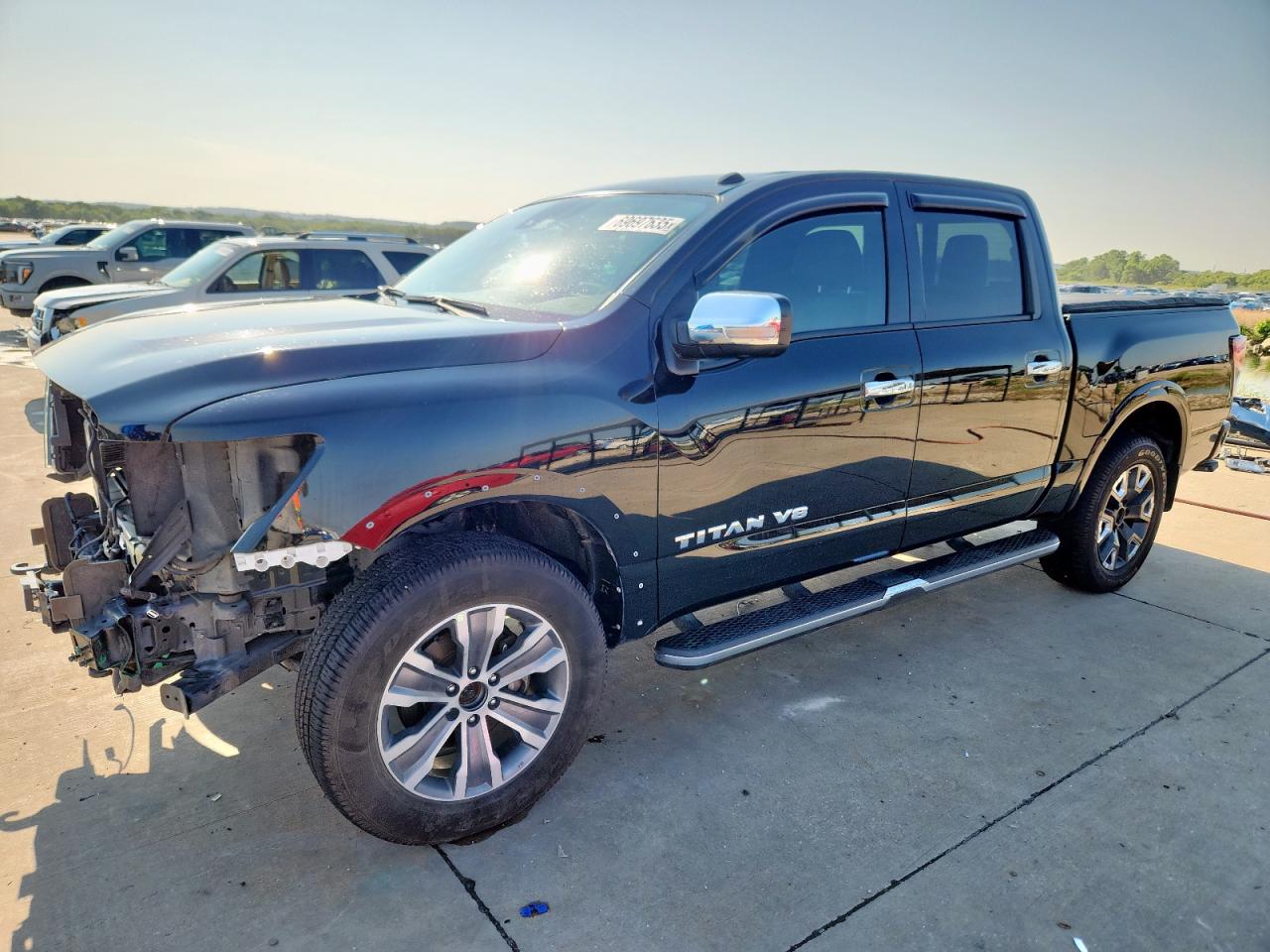 2020 Nissan Titan plat