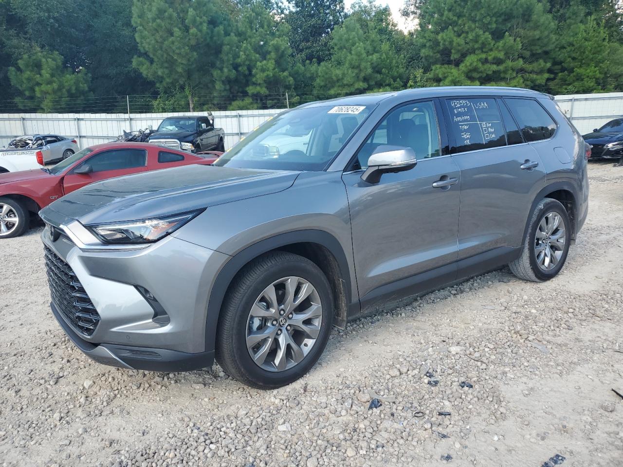 2025 Toyota Grand high LE