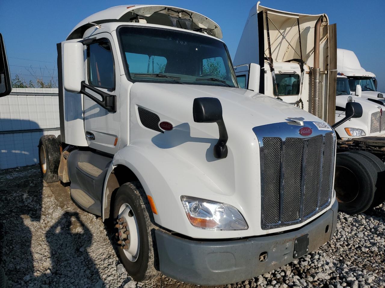 2017 Peterbilt tractor 579