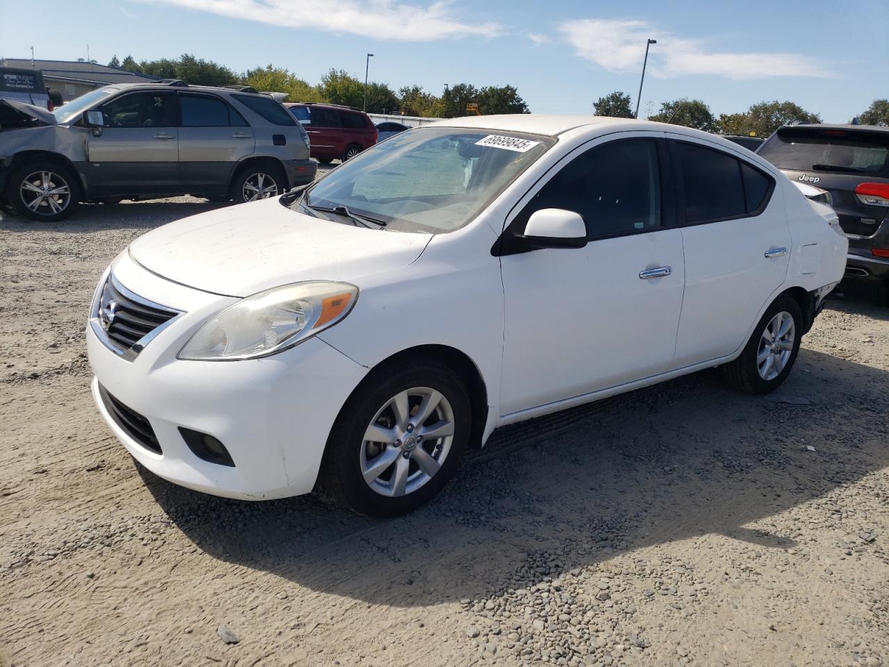 2013 Nissan Versa s S
