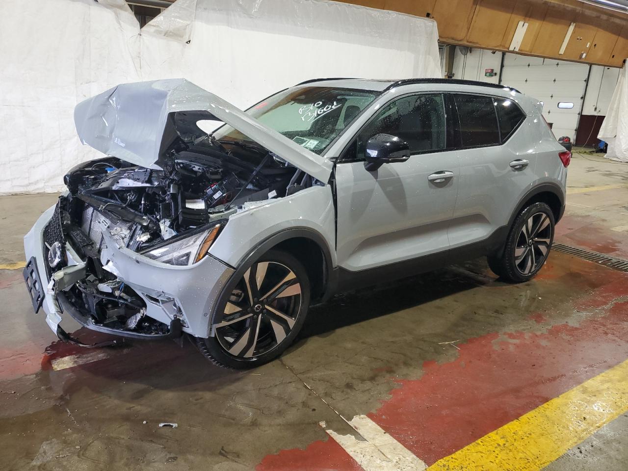 2025 Volvo Xc40 plus PLUS