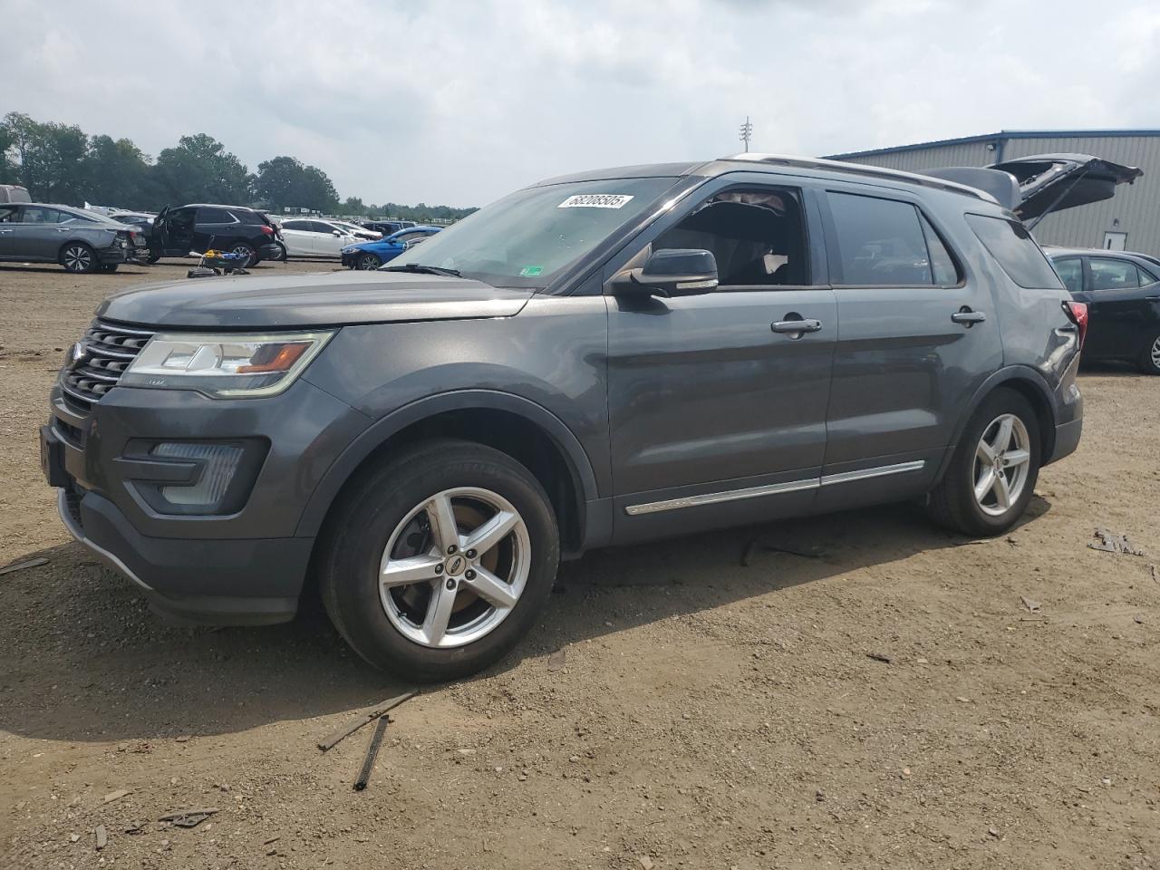 2017 Ford Explorer x XLT