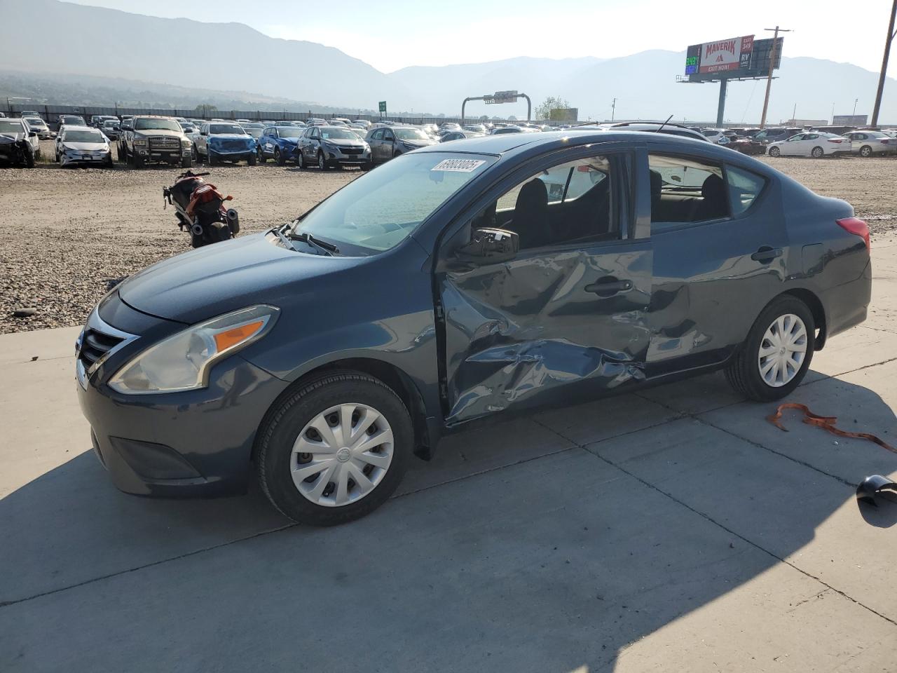 2017 Nissan Versa s S