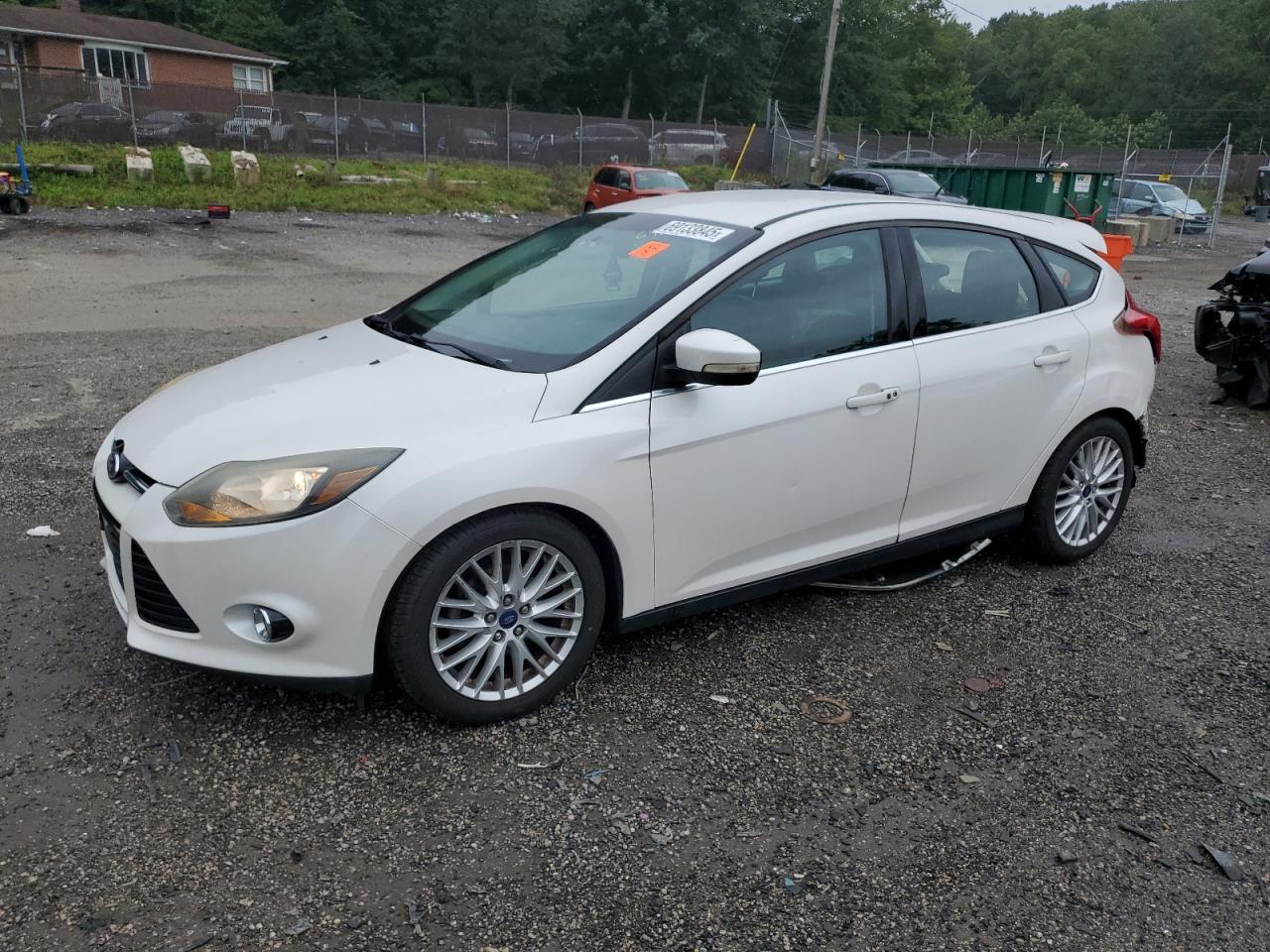 2014 Ford Focus titanium TITANIUM