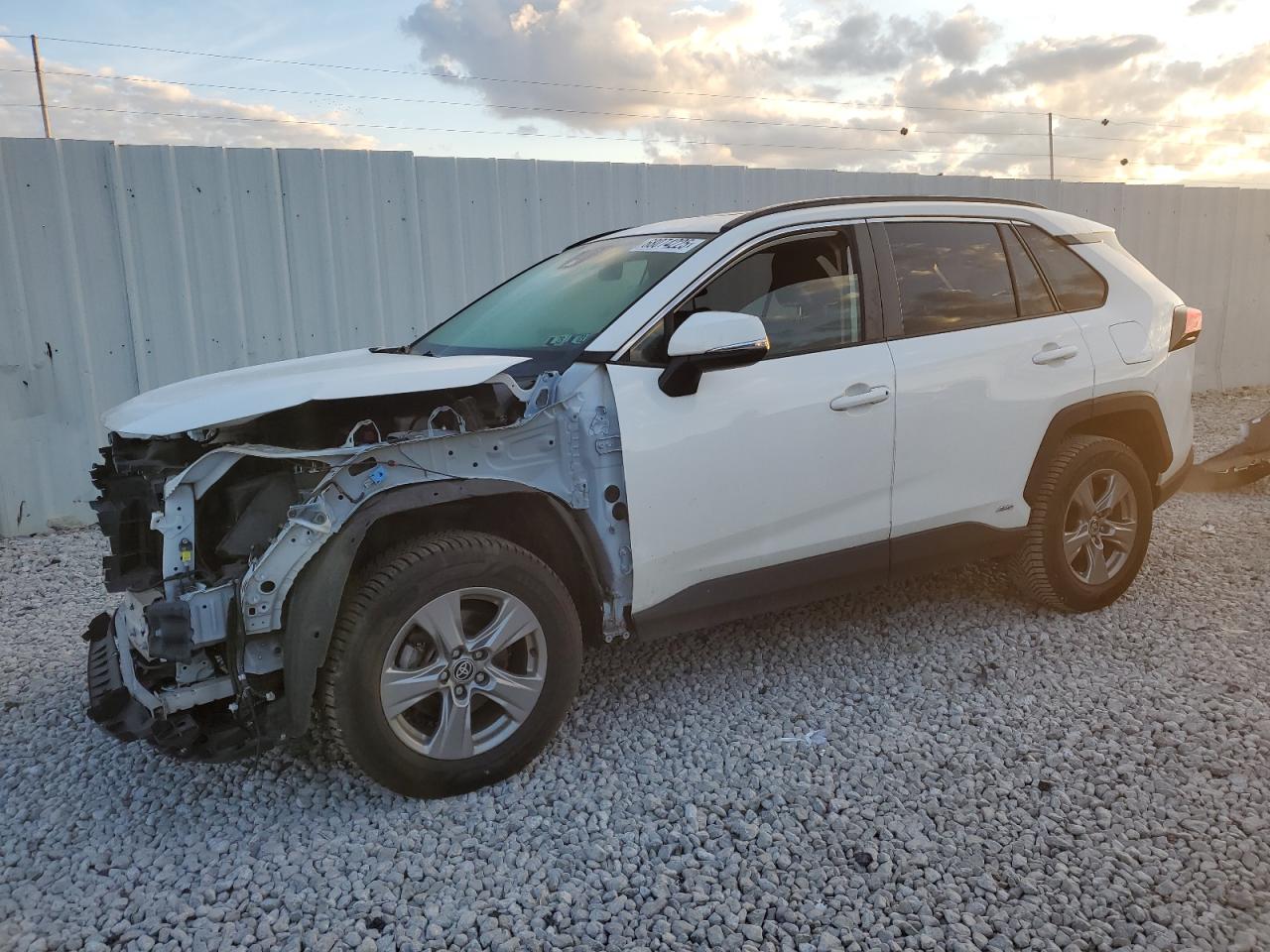 2022 Toyota Rav4 xle XLE