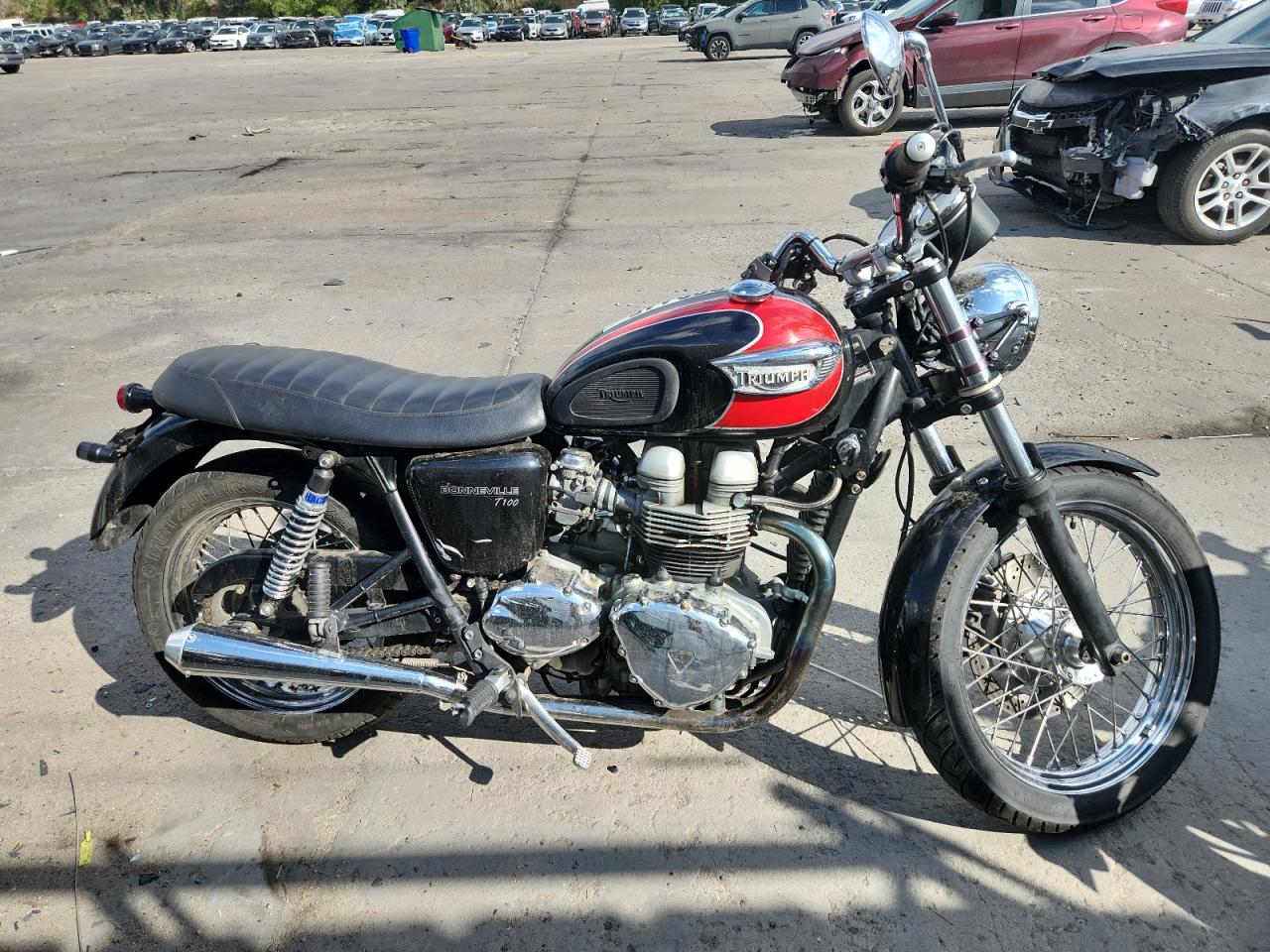 Triumph motorcycle T100 bonneville
